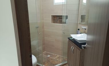 Vendo hermosa casa de dos niveles en San Jerónimo