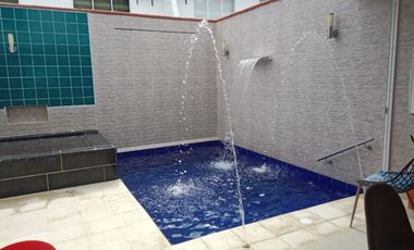 Vendo hermosa casa de dos niveles en San Jerónimo