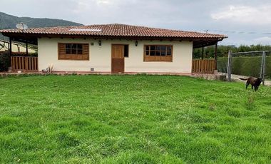 EXCELENTE CASA CAMPESTRE EN VENTA CHIA