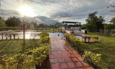 Vendo Finca con piscina en Combia