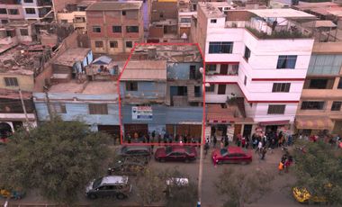 Venta de Casa en Area Altamente Comercial -  ¡OFERTA UNICA! ¡NO TE LO PIERDAS!