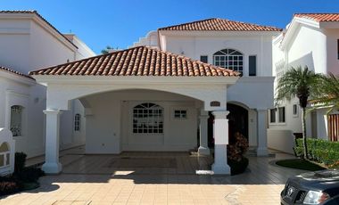 Casa en Venta en el Residencial El Cid