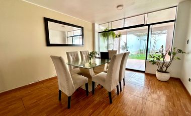 Amplia casa de 6 dormitorios, jardines y terrazas  🏡