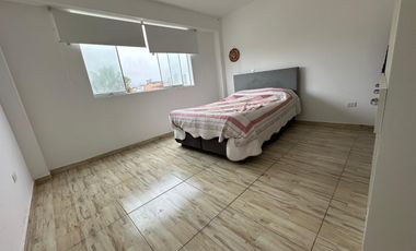 Amplia casa de 6 dormitorios, jardines y terrazas  🏡