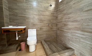 Amplia casa de 6 dormitorios, jardines y terrazas  🏡