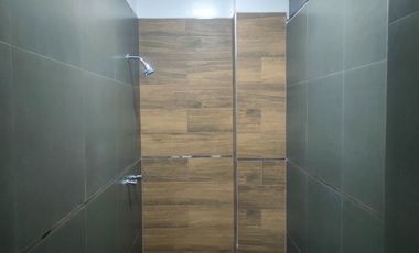 ¡VIVE FRENTE AL PARQUE EN VENTANILLA! SE VENDE AMPLIO DEPARTAMENTO EN URB PEDRO CUEVA