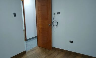 ¡VIVE FRENTE AL PARQUE EN VENTANILLA! SE VENDE AMPLIO DEPARTAMENTO EN URB PEDRO CUEVA