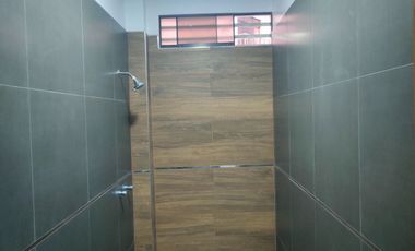 ¡VIVE FRENTE AL PARQUE EN VENTANILLA! SE VENDE AMPLIO DEPARTAMENTO EN URB PEDRO CUEVA