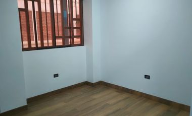 ¡VIVE FRENTE AL PARQUE EN VENTANILLA! SE VENDE AMPLIO DEPARTAMENTO EN URB PEDRO CUEVA