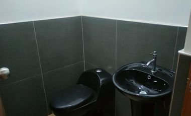 ¡VIVE FRENTE AL PARQUE EN VENTANILLA! SE VENDE AMPLIO DEPARTAMENTO EN URB PEDRO CUEVA