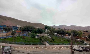 ¡VIVE FRENTE AL PARQUE EN VENTANILLA! SE VENDE AMPLIO DEPARTAMENTO EN URB PEDRO CUEVA