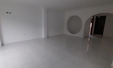 APARTAMENTO EN ALQUILER EN EL SEGUNDO PISO ALTAMIRA PALMIRA