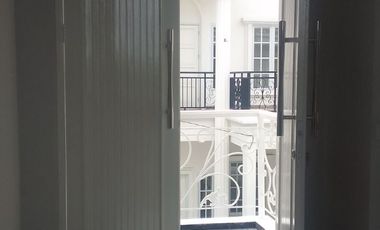 Rumah Gran.Res. Cibinong Jl Kartika Raya, Baru 2 LANTAI, Mewah Harga Murah, New di Bogor Jual Dijual