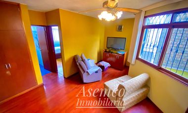 LINDA CASA EN VENTA CON AMPLIO JARDIN Y TERRAZA EN URB. LAS LOMAS DE LA MOLINA