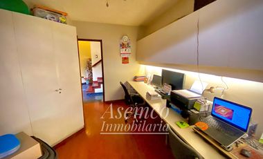 LINDA CASA EN VENTA CON AMPLIO JARDIN Y TERRAZA EN URB. LAS LOMAS DE LA MOLINA