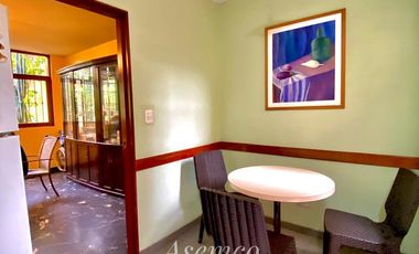 LINDA CASA EN VENTA CON AMPLIO JARDIN Y TERRAZA EN URB. LAS LOMAS DE LA MOLINA