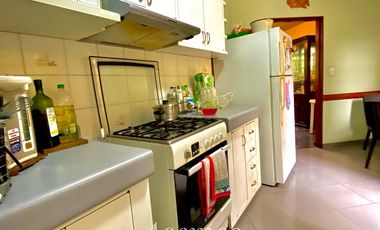 LINDA CASA EN VENTA CON AMPLIO JARDIN Y TERRAZA EN URB. LAS LOMAS DE LA MOLINA