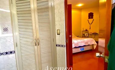 LINDA CASA EN VENTA CON AMPLIO JARDIN Y TERRAZA EN URB. LAS LOMAS DE LA MOLINA