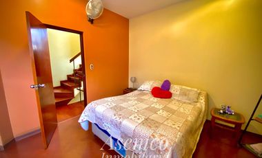 LINDA CASA EN VENTA CON AMPLIO JARDIN Y TERRAZA EN URB. LAS LOMAS DE LA MOLINA