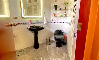 LINDA CASA EN VENTA CON AMPLIO JARDIN Y TERRAZA EN URB. LAS LOMAS DE LA MOLINA