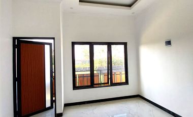 Rumah Baru View Persawahan di Banguntapan