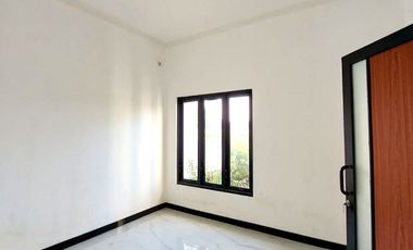 Rumah Baru View Persawahan di Banguntapan