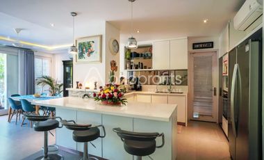 Elegant Sanur Villa: Perfect for Families or Investors