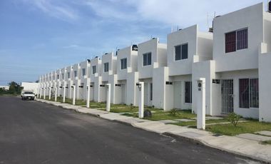 Casas de 2 Niveles en Fracc los Sauces cerca del campus Calazanz en Veracruz