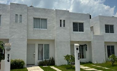Casas de 2 Niveles en Fracc los Sauces cerca del campus Calazanz en Veracruz