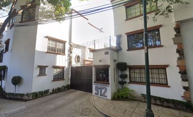 Venta de Hermosa Casa, Col. Del Valle Centro, CDMX.