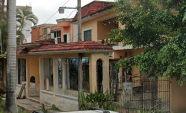 SE VENDE BONITA Y AMPLIA CASA EN CHETUMAL QUINTANA ROO