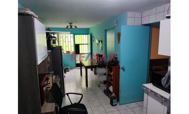 Lindo Departamento En Primer Piso Con Amplio Jardín Y Parámetros Para Construir Hasta 5 Pisos.