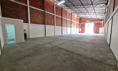Alquiler de Bodega de 275 m2 dentro de complejo de bodegas con guardianía armada - Avenida Juan Tanca Marengo, Norte de Guayaquil