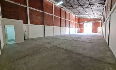 Alquiler de Bodega de 275 m2 dentro de complejo de bodegas con guardianía armada - Avenida Juan Tanca Marengo, Norte de Guayaquil