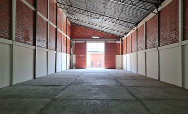 Alquiler de Bodega de 275 m2 dentro de complejo de bodegas con guardianía armada - Avenida Juan Tanca Marengo, Norte de Guayaquil