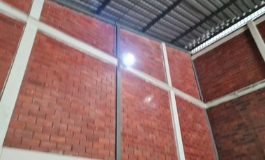 Alquiler de Bodega de 275 m2 dentro de complejo de bodegas con guardianía armada - Avenida Juan Tanca Marengo, Norte de Guayaquil