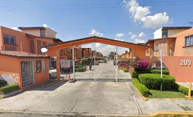 Venta de Hermosa Casa, Col. Barrio de Tlacopa, Toluca, Mex.