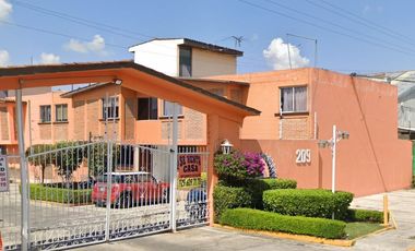 Venta de Hermosa Casa, Col. Barrio de Tlacopa, Toluca, Mex.