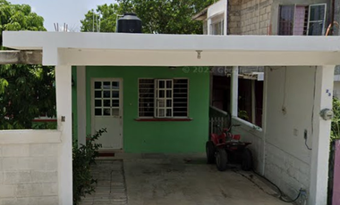 SE VENDE BONITA Y AMPLIA CASA EN VERACRUZ.