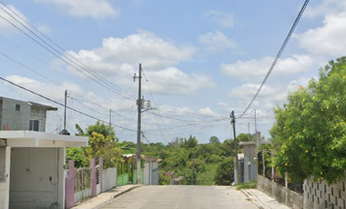 SE VENDE BONITA Y AMPLIA CASA EN VERACRUZ.