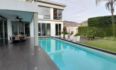 Samborondon, Alquilo Hermosa Casa con Acabados de Primera y Piscina