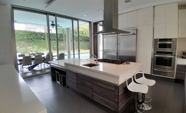 Samborondon, Alquilo Hermosa Casa con Acabados de Primera y Piscina