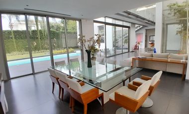 Samborondon, Alquilo Hermosa Casa con Acabados de Primera y Piscina
