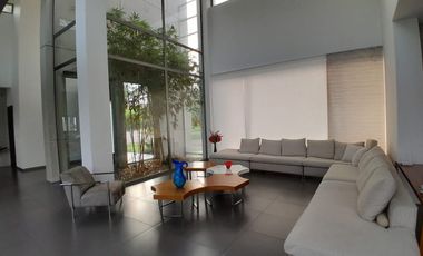 Samborondon, Alquilo Hermosa Casa con Acabados de Primera y Piscina