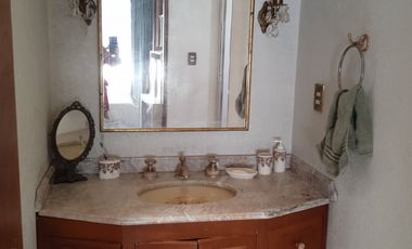 VENDO CASA CON FINOS ACABADOS AMUEBLADA O SIN MUEBLES