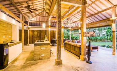 Stunning Beachfront Villa in West Bali for Lease 29 Years