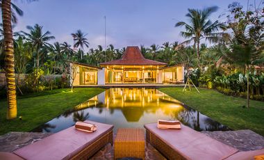 Stunning Beachfront Villa in West Bali for Lease 29 Years