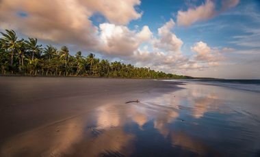 Stunning Beachfront Villa in West Bali for Lease 29 Years