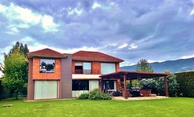 VENDO ESPECTACULAR CASA CAMPESTRE SAN JACINTO CHIA