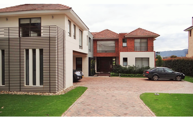 VENDO ESPECTACULAR CASA CAMPESTRE SAN JACINTO CHIA